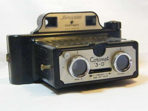 Vintage Coronet 3-D stereo camera with viewfinder