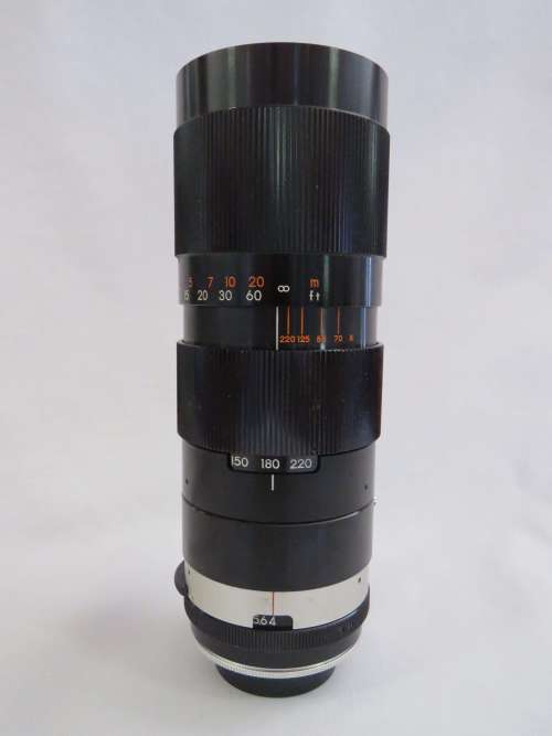 Auto-Tamron zoom 70-220mm 1:4 lens - Nikon