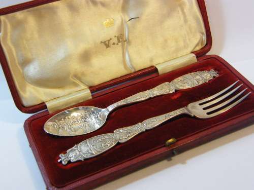 1837-1897 Queen Victoria 50 year reign hallmarked silver fork & spoon set in original case