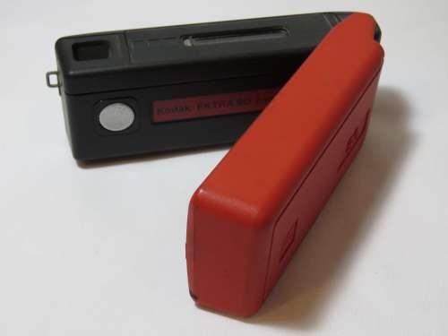 Kodak Eastman Ektra 90 pocket camera - Red