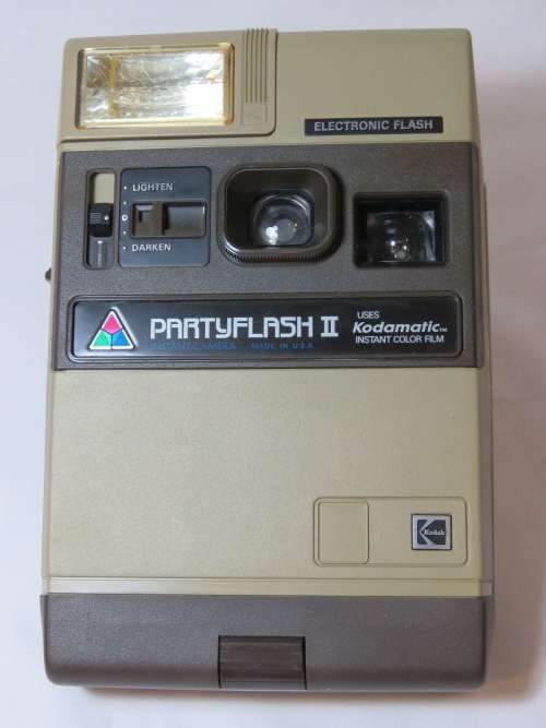 Kodak Eastman Partyflash 2 instant camera - Uses Kodamatic instant color film