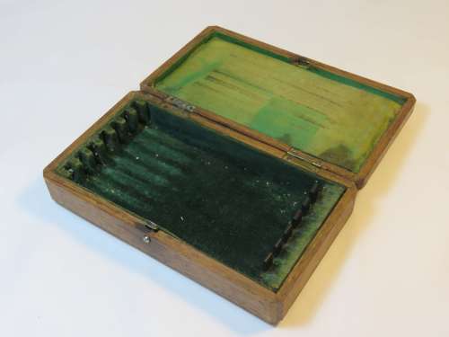Vintage wooden box for 7 cutthroat razors
