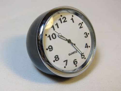 Black Quartz fashion desk clock