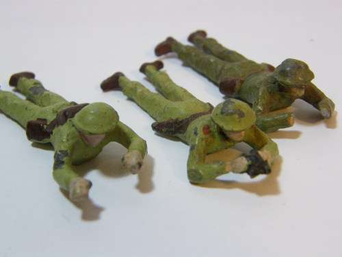 Lot of 3 vintage lead soldiers laying down