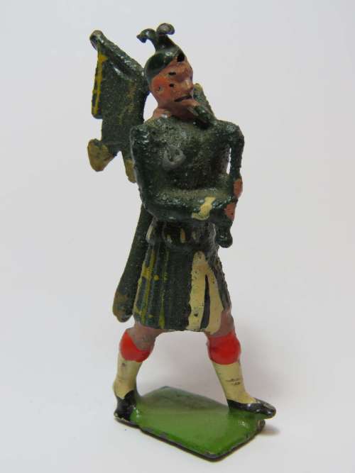 Vintage Scottish Piper lead soldier