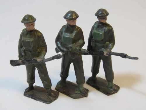 Lot of 3 British lead soldiers