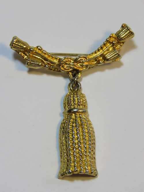 Vintage Costume Jewellery brooch