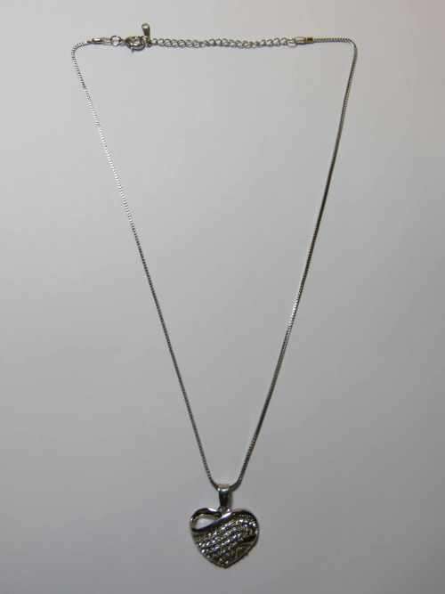 Heart shaped pendant with necklace