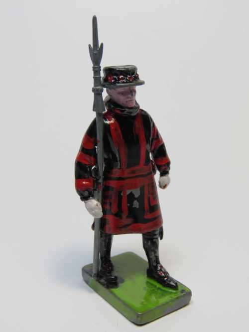 British Beefeater lead soldier - W. Britain