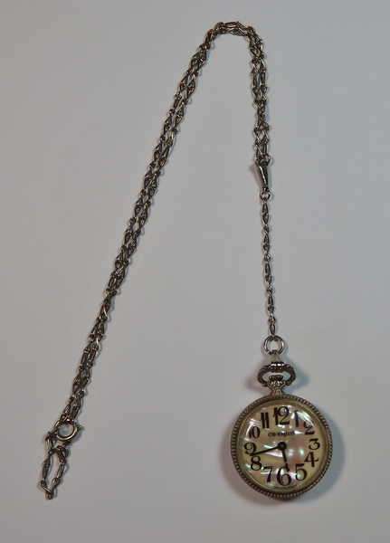 Beautiful Old England ladies pocketwatch with chain - Working