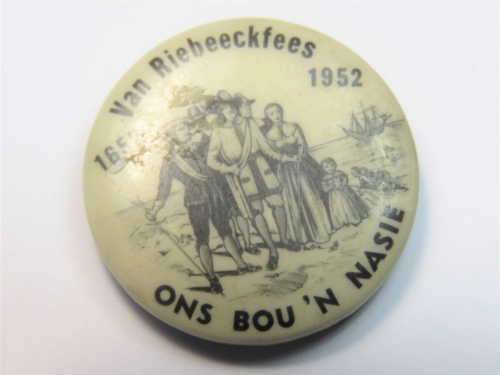 1652 - 1952 Van Riebeeckfees lapel pin badge - Ons bou `n Nasie