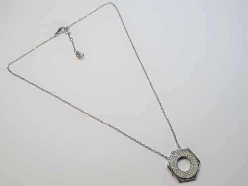 Costume jewellery necklace and pendant for photo
