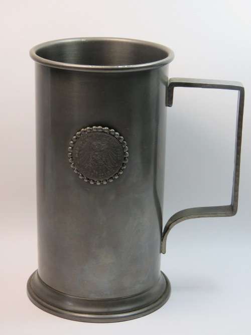 Vintage Italian pewter tankard with emblem of 1910 German 3 Mark coin - 17.5cm