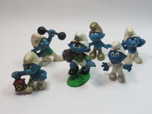 Lot of 6 vintage Peyo smurfs