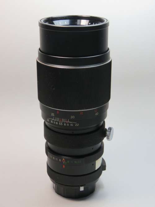 Vivitar Auto 300mm 1:5.5 lens - Some dust inside