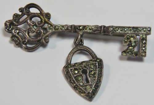Vintage silver marcasite 21 st key brooch - Some missing stones