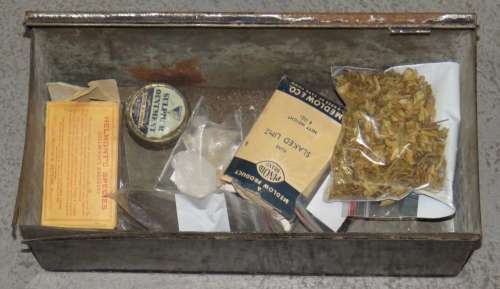 Lot of old "Boereraad" Medicines including Boegoe, Aluin, Aalwyn, lime, Helmont's kruie, Dassiepis