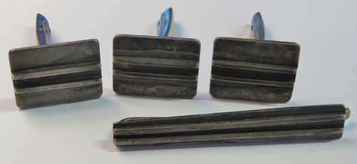 Set of 3 cufflinks and tie clip marked B2 - Looks like silver