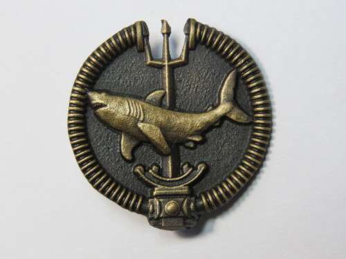 Recce Attack diver small badge - Collector's copy - One pin broken