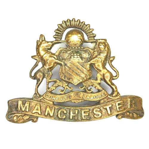 Manchester regiment officer`s cap badge - one lug missing