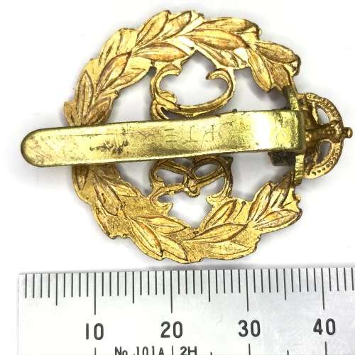 Royal armoured corps cap badge with slide - post 1939 - Kings crown