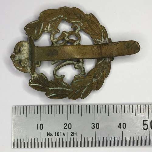WW2 British Royal Armoured Corps cap badge with slide - king`s crown