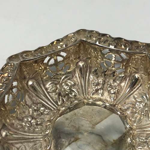 Lot of 4 Hallmarked Silver Sweets Bowls - weighs 130.4 g