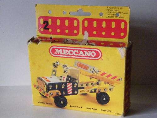 Meccano Dump Truck kit, all parts seems to be there, except for the bolts and nuts
