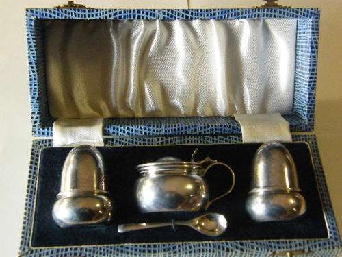 Vintage Silverplated Salt, pepper and mustard set in original case - as per photo