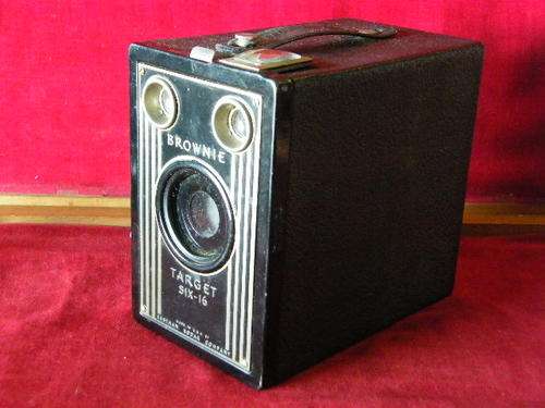 Kodak Brownie Target six-16 box camera, very nice condition - as per photo