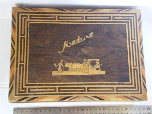 Vintage Madeira Jewellery Box witth key - Lovely Wooden Inlays - as per poto