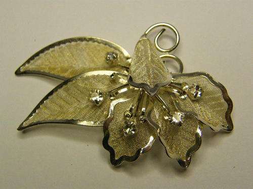 Top Quality Brooch - Vintage - Fine mesh Leaves - as per photo