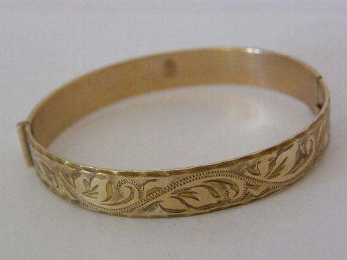 9kt Gold Metal Core Bangle - weighs 17.1 gram - as per photo