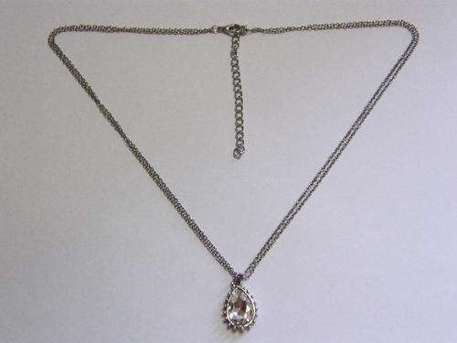 Necklace with clear Stone