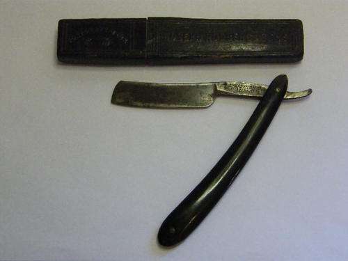 Vintage Joseph Rodgers Cut Throat Razor in Original Box - as per photo