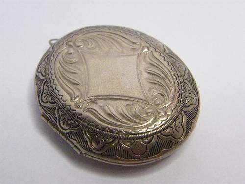 Silver Plated Photo Locket Pendant - as per photo