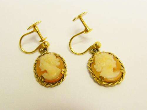Vintage 9kt Gold Screw on Earrings with Cameo's - as per photo