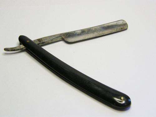 Thomas Turner & Co. cut throat razor in original box - as per photo