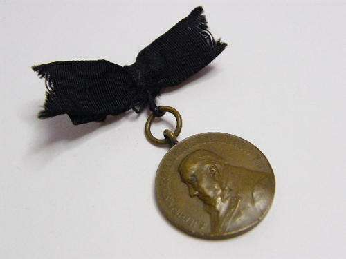 Paul Kruger 1904 Volkstem Funeral Medal with suspension ring & Ribbon - as per photo