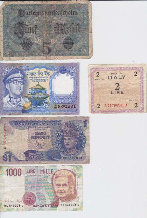 Lot of 20 World Banknotes - as per photo