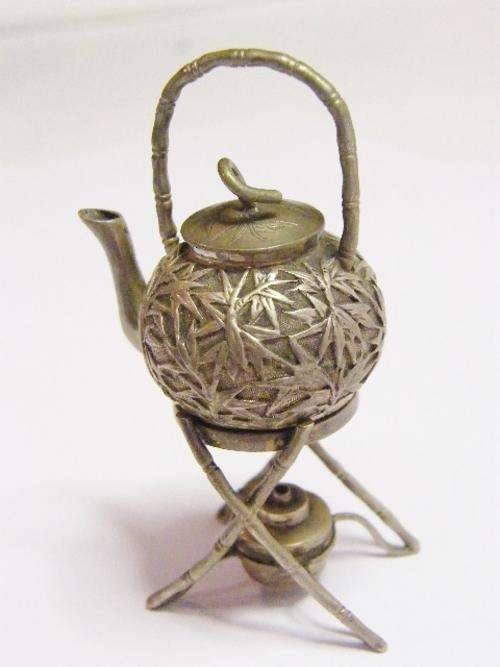 Chinese Silver Teapot on stand, weighs 31 g - as per photo