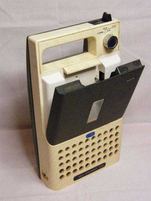 Vintage Philips N2000 Cassette Tape Player - Cord missing but can take batteries, sold untested