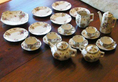 Royal Doulton OLD LEEDS SPRAYS Pattern 1912 Tea Set - Complete with 26 Pieces, as per photo