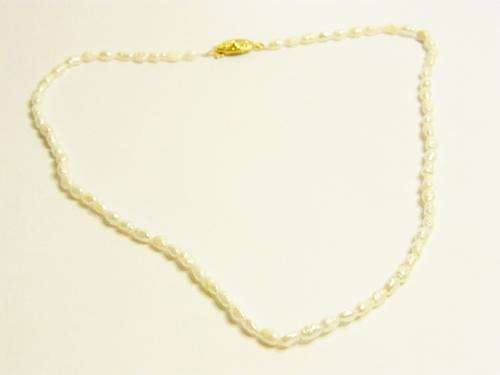 Vintage String of Fresh Water Pearls with gold plated clasp - 42 cm in length - as per photo