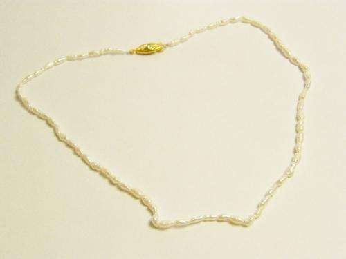 Vintage String of Fresh Water Pearls with gold plated clasp - 41 cm in length - as per photo