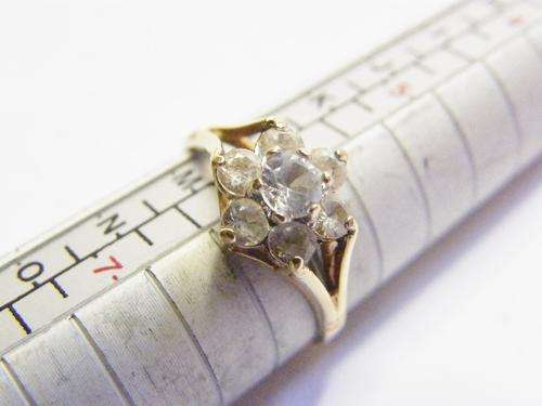 9kt Gold Ring with CZ's - 1.8g - as per photo
