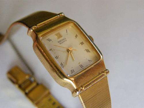 Vintage Seiko quartz ladies watch - working - as per photo
