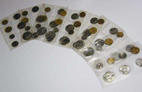 Lot of 8 RSA uncirculated mint packs - 1980 to 1987 - as per photo