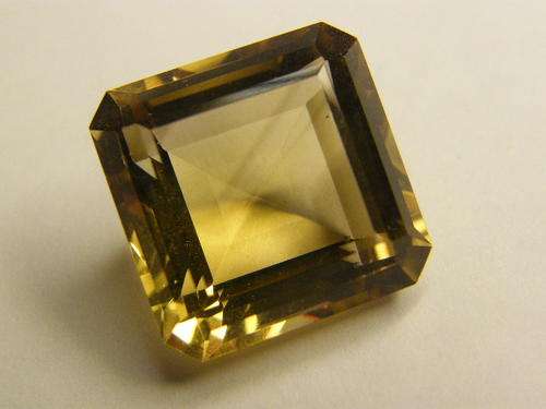Golden Quartz crystal of 25.7 carats - lovely stone - as per photo