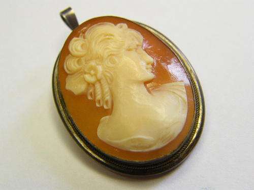 Vintage Cameo in German silver brooch / pendant - excellent quality - as per photo